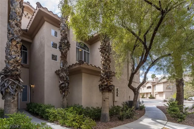 MLS: 2380495 Condo For Sale