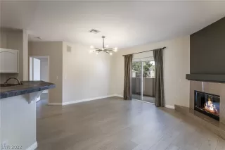 Photo #3: 2380495 Listing