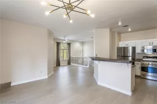 Photo #4: 2380495 Listing