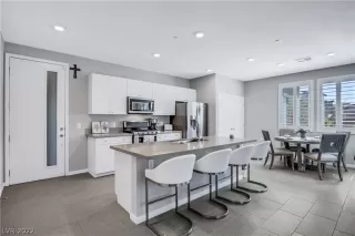 Photo #5: 2380514 Listing 