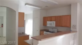 Photo #4: 2380529 Listing