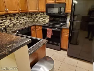 Photo #2: 2380540 Listing