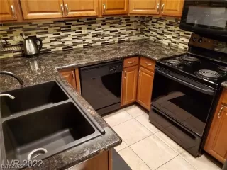 Photo #3: 2380540 Listing