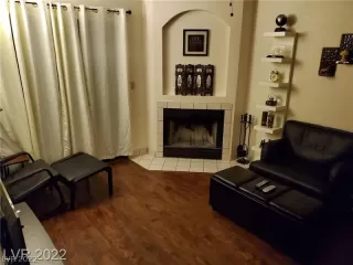 Photo #4: 2380540 Listing