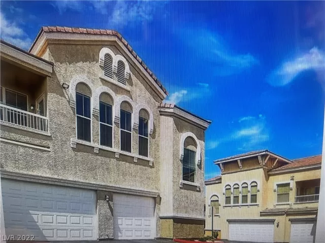 MLS: 2380541 Condo For Sale