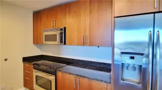 Photo #5: 2380552 Listing 