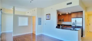 Photo #6: 2380552 Listing 