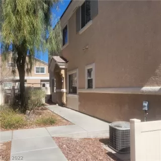 Photo #1: 2380596 Listing 