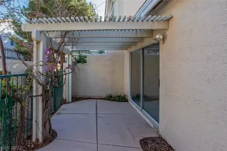 Photo #4: 2380624 Listing