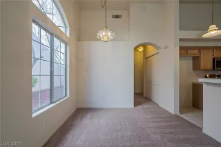 Photo #6: 2380624 Listing