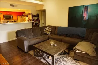 Photo #2: 2380641 Listing