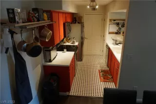 Photo #5: 2380641 Listing