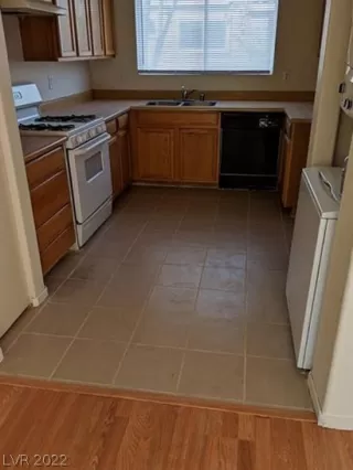 Photo #6: 2380652 Listing 