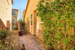 Photo #2: 2380697 Listing