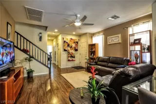 Photo #5: 2380697 Listing