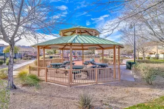 Photo #3: 2380708 Listing 