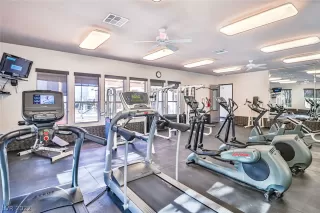 Photo #5: 2380708 Listing 