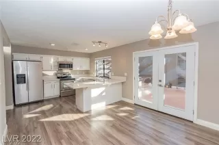 Photo #5: 2380746 Listing 