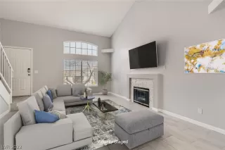 Photo #5: 2380767 Listing 