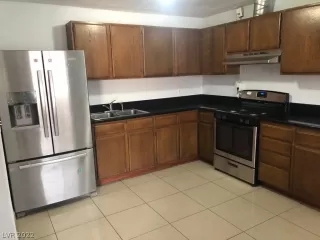 Photo #4: 2380786 Listing