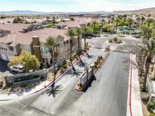 Photo #4: 2380788 Listing 