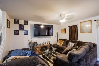 Photo #4: 2380797 Listing