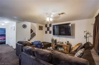 Photo #5: 2380797 Listing