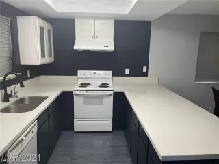 Photo #3: 2380801 Listing 