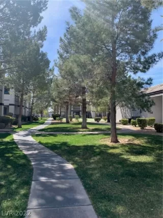 Photo #4: 2380806 Listing