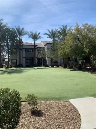 Photo #5: 2380806 Listing