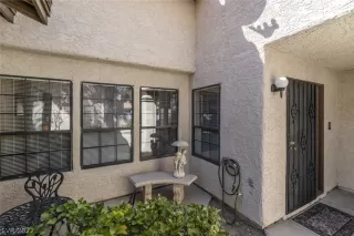 Photo #2: 2380817 Listing