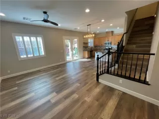 Photo #5: 2380838 Listing 