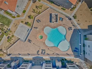 Photo #4: 2380869 Listing