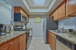 Photo #6: 2380869 Listing