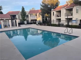 Photo #3: 2380909 Listing