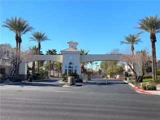 Photo #1: 2380916 Listing 