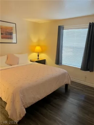 Photo #3: 2380926 Listing