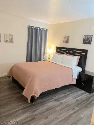 Photo #4: 2380926 Listing