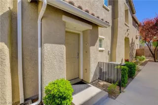 Photo #1: 2380940 Listing