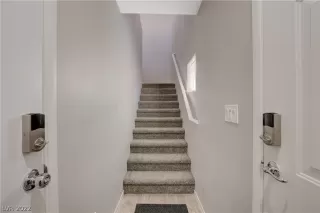 Photo #2: 2380940 Listing