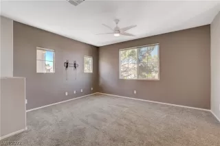 Photo #4: 2380940 Listing