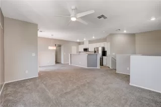 Photo #6: 2380940 Listing