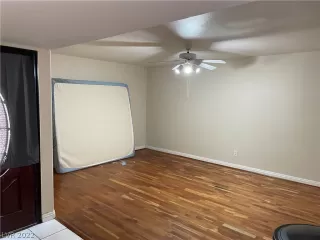 Photo #3: 2380977 Listing