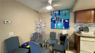 Photo #4: 2380991 Listing