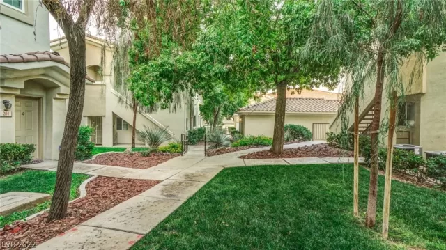 MLS: 2381018 Condo For Sale