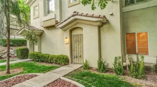 Photo #1: 2381018 Listing 