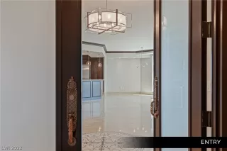 Photo #4: 2381027 Listing