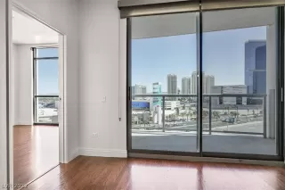 Photo #6: 2381054 Listing 