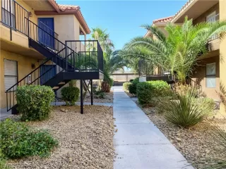 Photo #2: 2381055 Listing