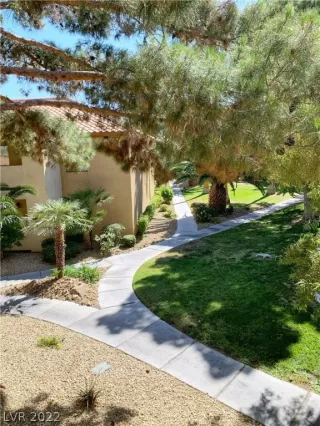 Photo #4: 2381055 Listing